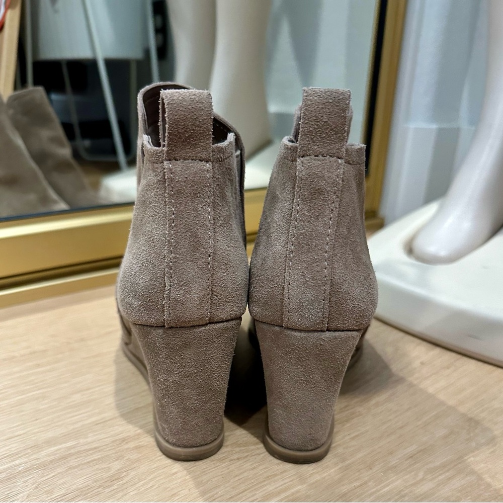 Dolce Vita Gerri ankle bootie suede grey taupe wedge boots 7.5 - Picture 3 of 5